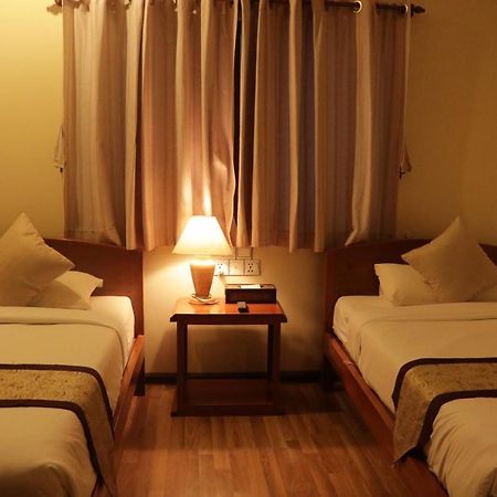 Six Stars Guest House Nyaung-U Dış mekan fotoğraf